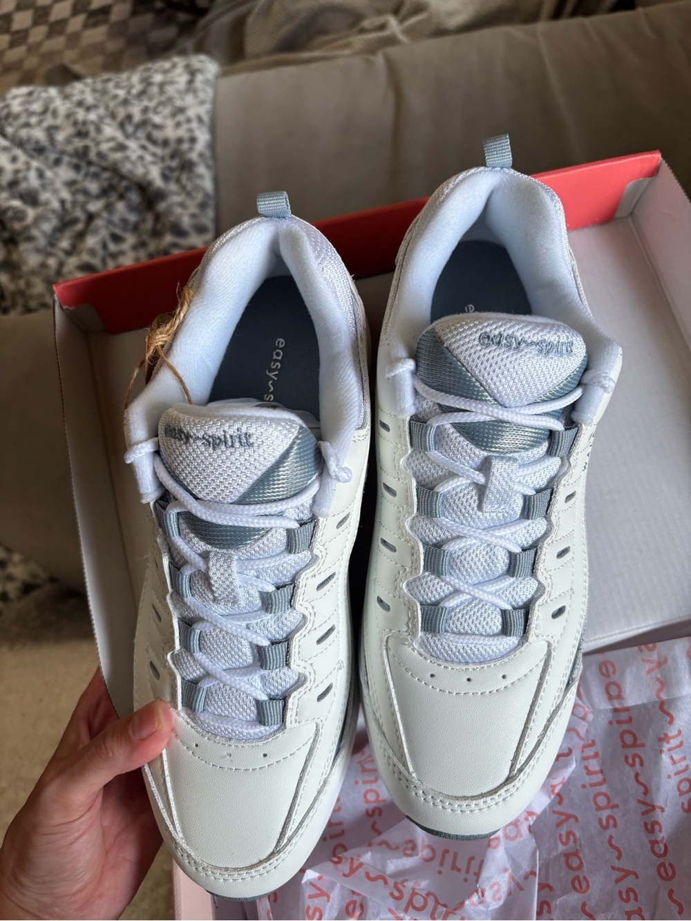Easy Spirit White and Light Gray Lace-Up Walking Sneakers #5 NWT size 8 N